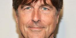 Thomas Newman pavimentou uma trajetória no cinema que contempla mais de 110 trilhas sonoras, trabalhando com os mais importantes nomes de direção cinematográfica. Suas trilhas renderam mais de 50 prêmios, além de ter sido indicado para o Oscar em 14 oportunidades.