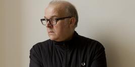 Craig Armstrong nasceu em Glasgow, Escócia, no dia 29 de abril de 1959.  Formado pela Academia Real de Música de Londres, muito antes da sua formação, já evidenciava uma inclinação para o pop. Tão logo completou sua formação musical com violino e piano na Academia, passou a receber convites da Academia Real Shakespeare e também da BBC para produzir trilhas sonoras para series televisivas. 