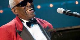 RAY CHARLES CANTA  ‘I GOT A WOMAN’ .