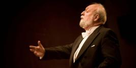 O preciosismo de  Krzysztof Penderecki sempre esteve no seu grande esforço no sentido de não permitir que o seu senso criativo jamais o fizesse se tornar repetitivo. Com Penderecki, sua genialidade permitia que ele conseguisse produzir o que os outros não conseguiriam nem com muito trabalho. A sua obra continuará viva e pulsante!