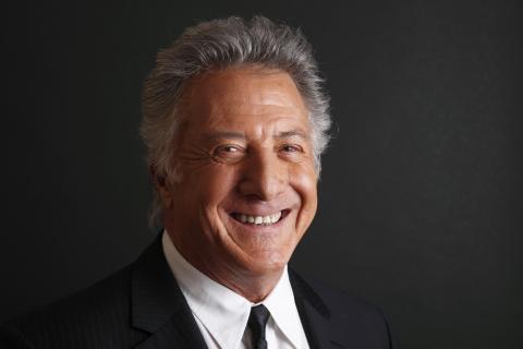 Dustin Hoffman teve aa felicidade de ver seu desempenho muito bem acompanhado por músicas emblemáticas e muitas delas compostas por grandes mestres das trilhas sonoras.