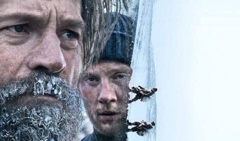 Quando o diretor dinamarquês Peter Flinth foi escolher as locações para o filme CONTRA O GELO, ele percebeu o que impulsiona um explorador, mesmo em situações rigorosamente adversas e desafiadoras num mar de gelo.