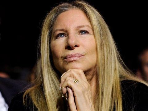 Barbra Streisand é uma colecionadora de prêmios ao longo da sua trajetória até aqui já são 43, além de ter sido indicada para outros 44. Os principais 2 Oscars, 11 Globos de Ouro, 10 Grammy’s e 5 Emmys.