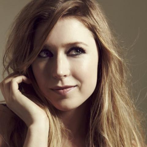 Já no primeiro álbum lançado em 2003 Hayley Westenra  conseguiu a expressiva marca de 2 milhões de discos vendidos.