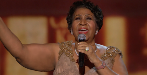 A cantora Aretha Franklin interpretou de forma magistral a canção composta por Burt Bacharach “Walk On By “.