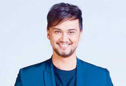 Ele foi descoberto por um produtor musical, quando tinha 3 anos e já dançava num boliche das Filipinas. Billy Crawford não demorou para construir uma carreira de ator, cantor e dançarino.