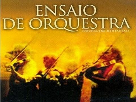 Fellini utiliza uma orquestra para passar uma inquietante parábola sobre anarquização da sociedade italiana com a escalada do terrorismo.