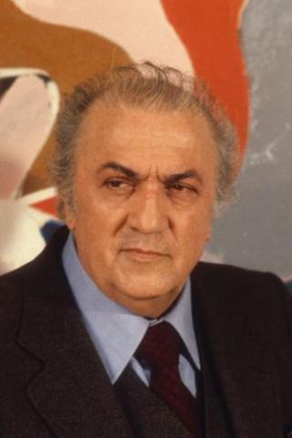 Federico Fellini nasceu em Rimini, Itália, no dia 20 de janeiro de 1920. Faleceu em Roma no dia 31 de outubro de 1993 aos 73 anos. Foram 27 filmes escreveu 53 roteiros E ganhou 65 prêmios.