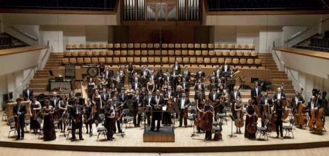 A regência da orquestra é do Maestro  Constantino Martinez –Orts.