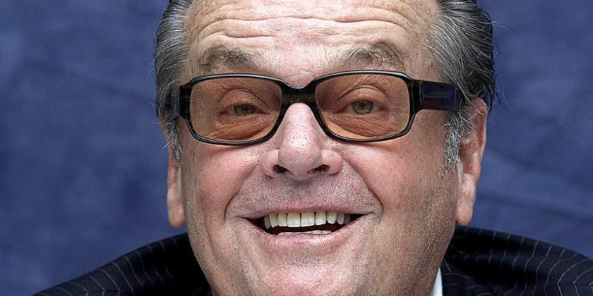 ack Nicholson que está aniversariando no dia de hoje, ele que nasceu em Neptune, New Jersey, EUA, no dia 22 de abril de 1937. A carreira cinematográfica de Nicholson começou com o legendário produtor Roger Corman que o lançou no papel principal de The Cry Baby Killer de 1958.