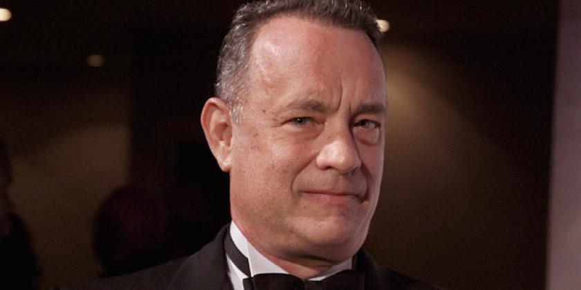 O ator Tom Hanks está completando 62 anos neste dia 09 de julho de 2018, ele que nasceu em Concord, Califórnia, EUA. São mais de 80 filmes como ator, tendo dirigido em quatro oportunidades e conquistado 81 prêmios. Neste domingo, oito da noite ,na Universitária FM, um programa de 60 minutos em homenagem a esse grande ator em A Música no Cinema, com produção e apresentação de Márcio Alvarenga.