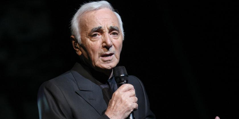 Charles Aznavour nasceu em Paris no dia 22 de maio de 1924. Se estivesse vivo estaria completando 99 anos. Charles Aznavour faleceu no dia 01 de Outubro de 2018 em Alpilles, França.