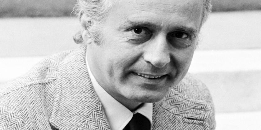 Henry Mancini nasceu em Alliquippa, Pensilvânia no dia 16 de abril de 1924, falecendo em Los Angeles no dia 14 de junho de 1994 aos 70 anos, vítima de um câncer.