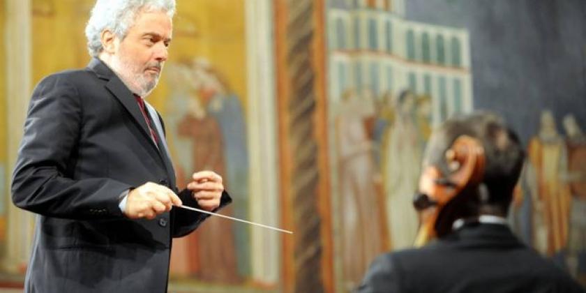 Nicola Piovani regeu a Orquestra Sinfônica Nacional da RAI (Rádio e Televisão Italiana), por ocasião do concerto de Natal, apresentando a sua obra prima a suíte da trilha sonora do filme A Vida É Bela.